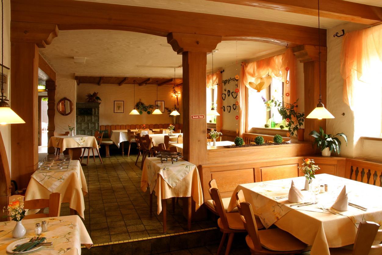Hotel Gasthaus Roessle ไฟรบวร์กอิมไบรส์เกา ภายนอก รูปภาพ