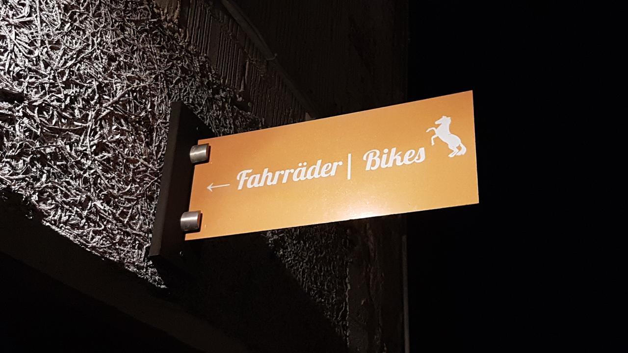 Hotel Gasthaus Roessle ไฟรบวร์กอิมไบรส์เกา ภายนอก รูปภาพ