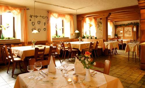 Hotel Gasthaus Roessle ไฟรบวร์กอิมไบรส์เกา ภายนอก รูปภาพ